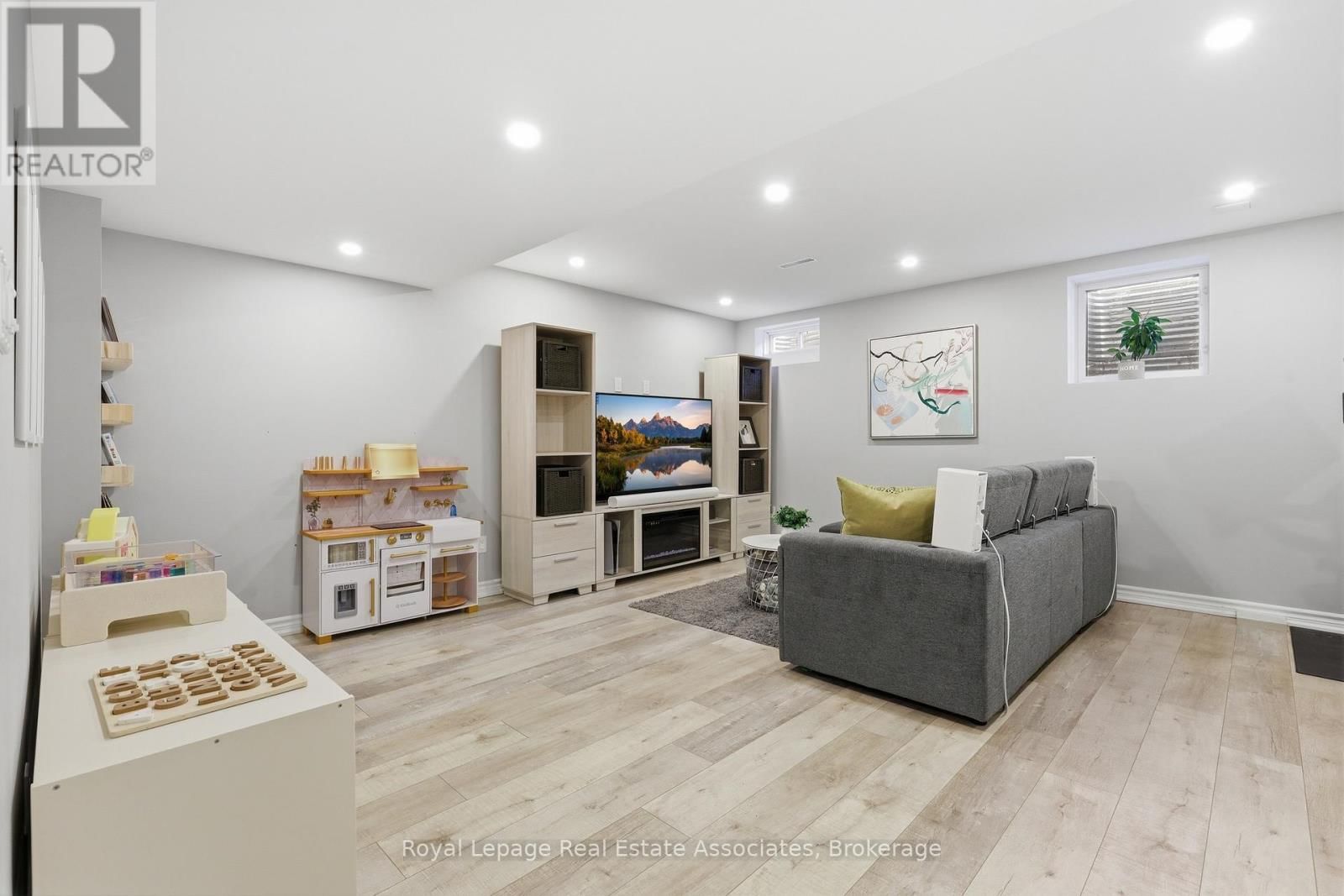 362 CAVANAGH LANE Image 9