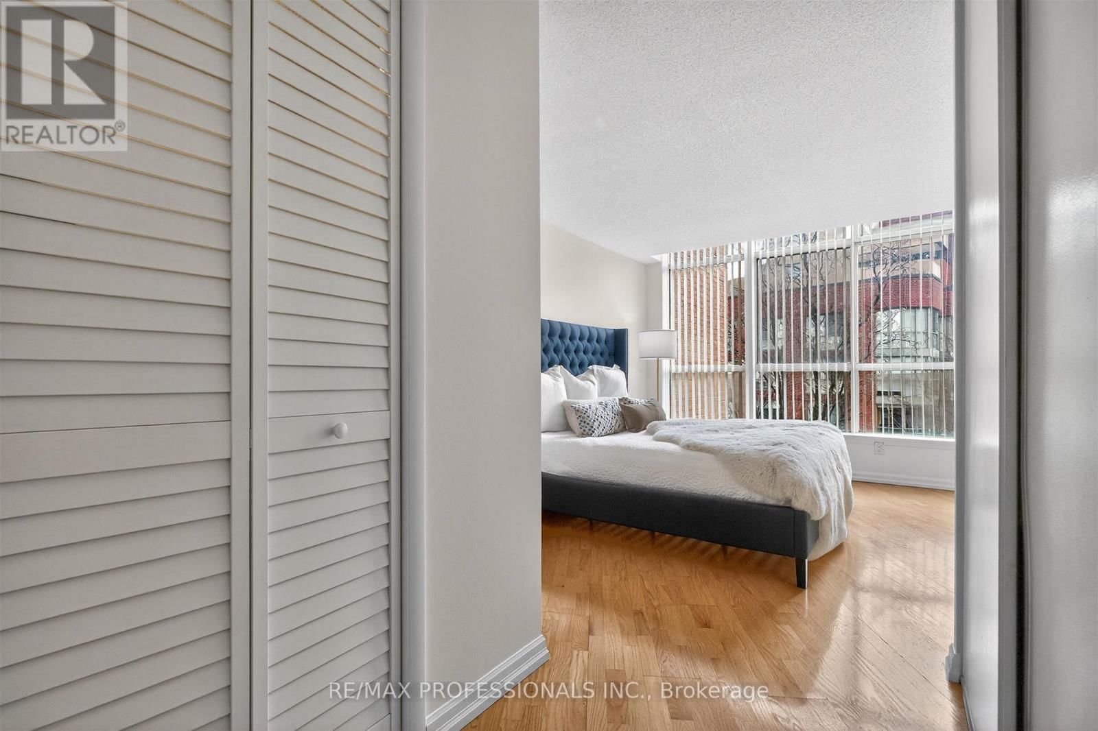 620 - 20 SOUTHPORT STREET Image 30