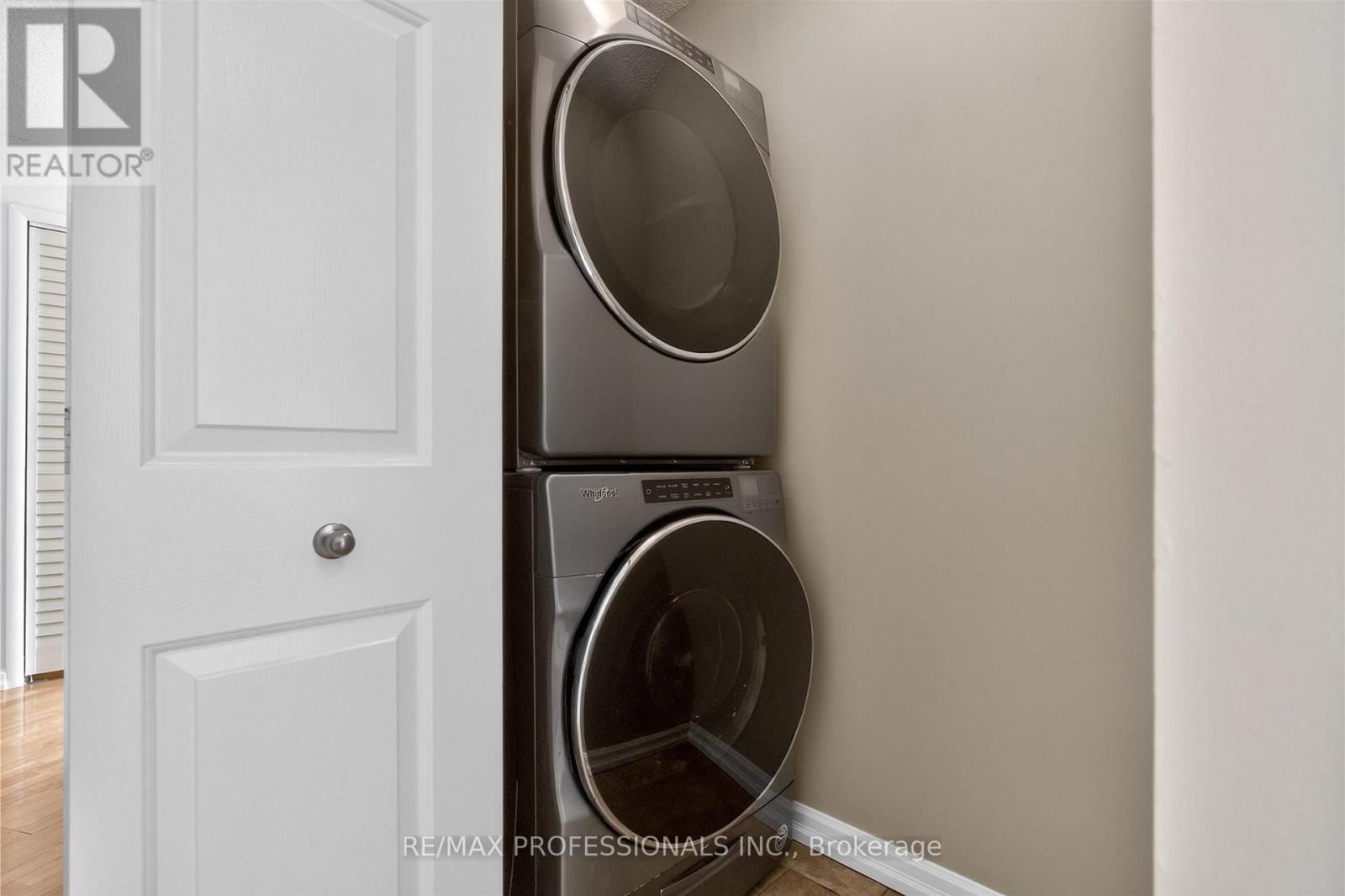 620 - 20 SOUTHPORT STREET Image 36