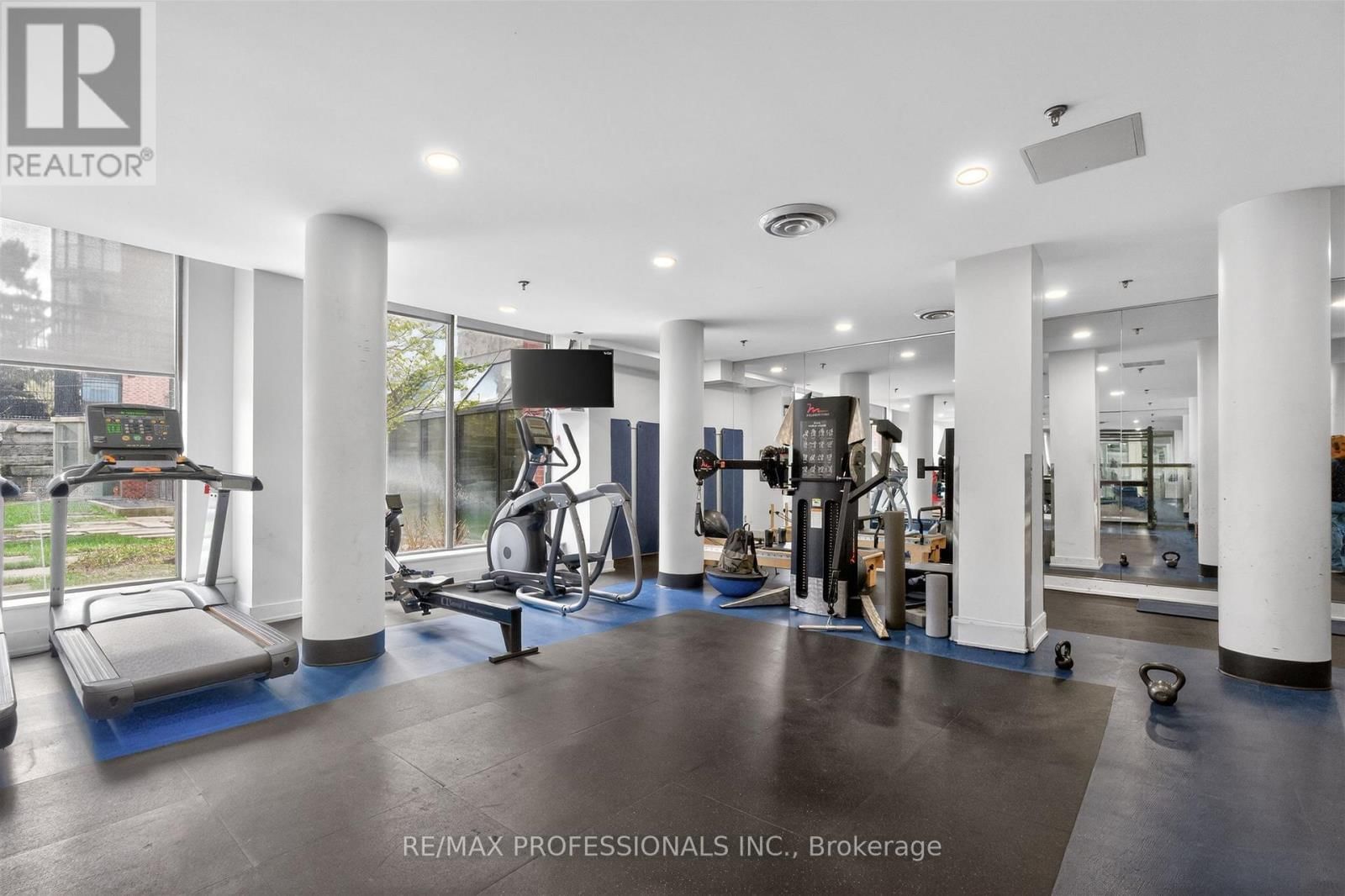 620 - 20 SOUTHPORT STREET Image 37