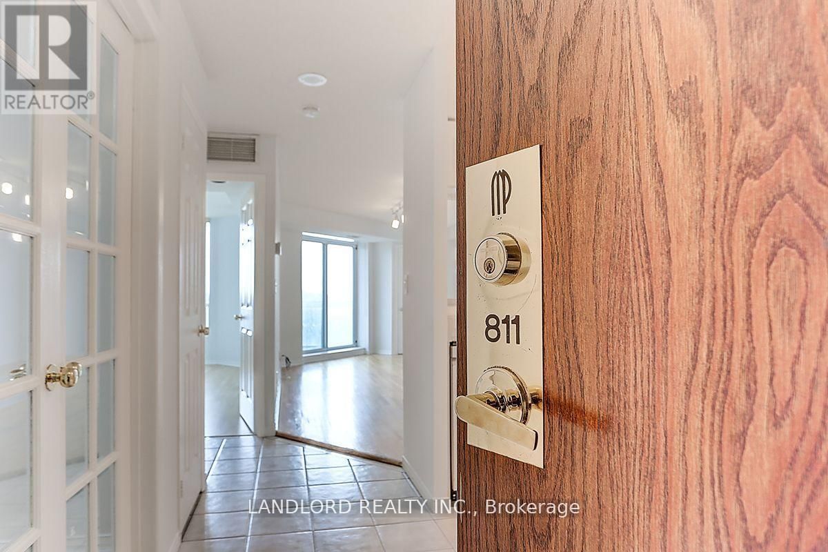 811 - 190 MANITOBA STREET Image 3