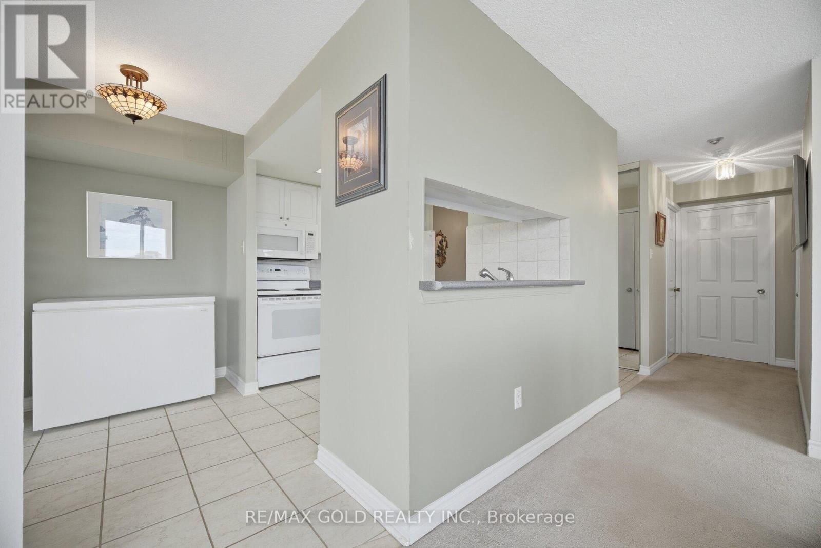 908 - 2091 HURONTARIO STREET Image 5