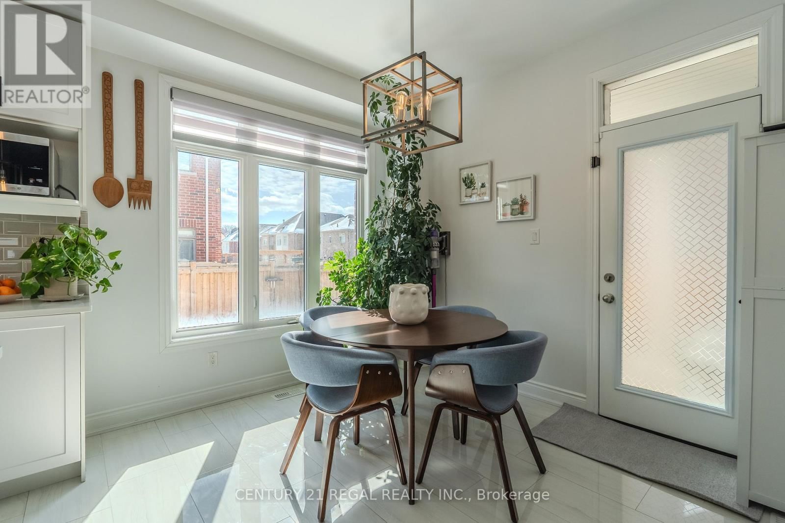 25 ELYSIAN FIELDS CIRCLE Image 4