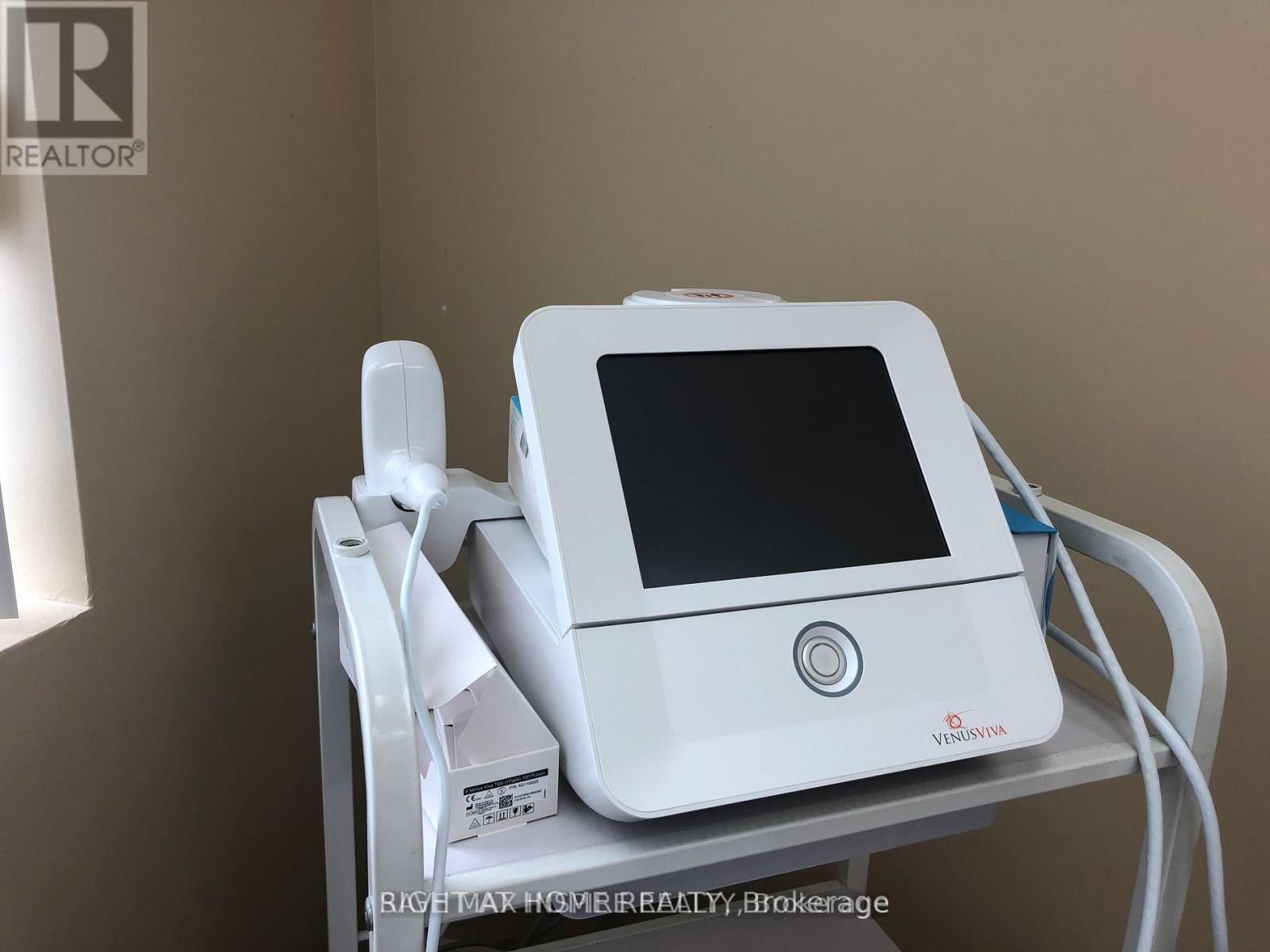 1525 ALBION ROAD Image 5