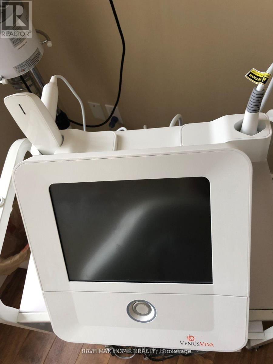 1525 ALBION ROAD Image 8