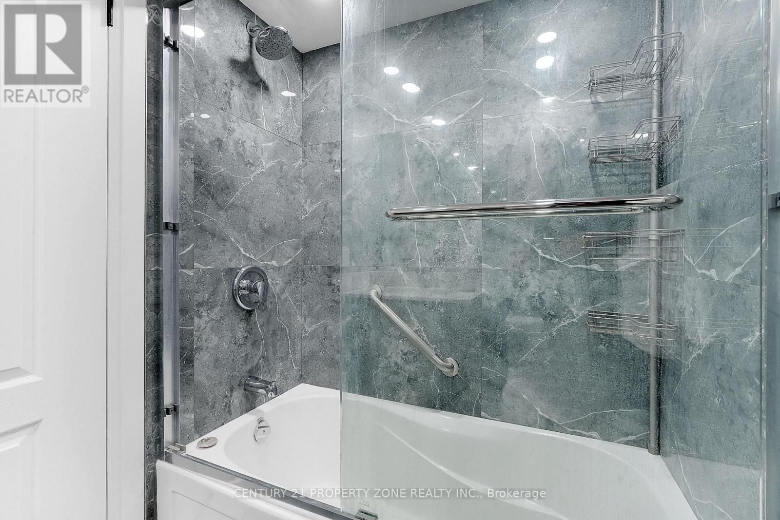 1401 - 8 DAYSPRING CIRCLE Image 17