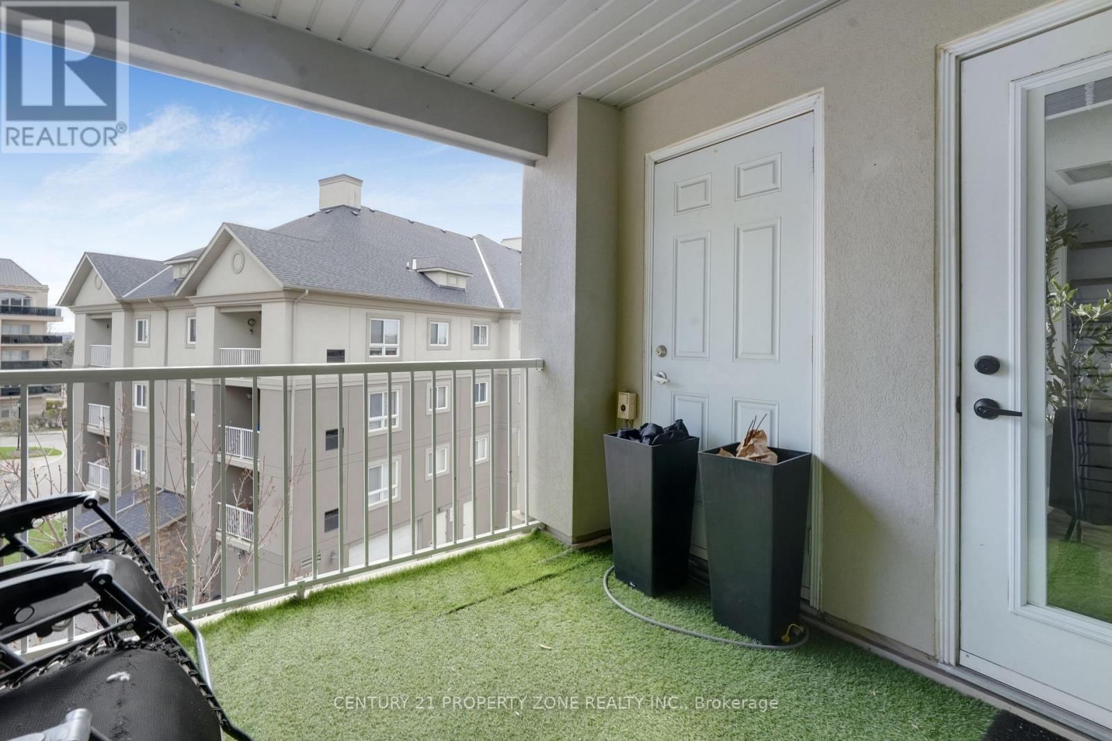 1401 - 8 DAYSPRING CIRCLE Image 26