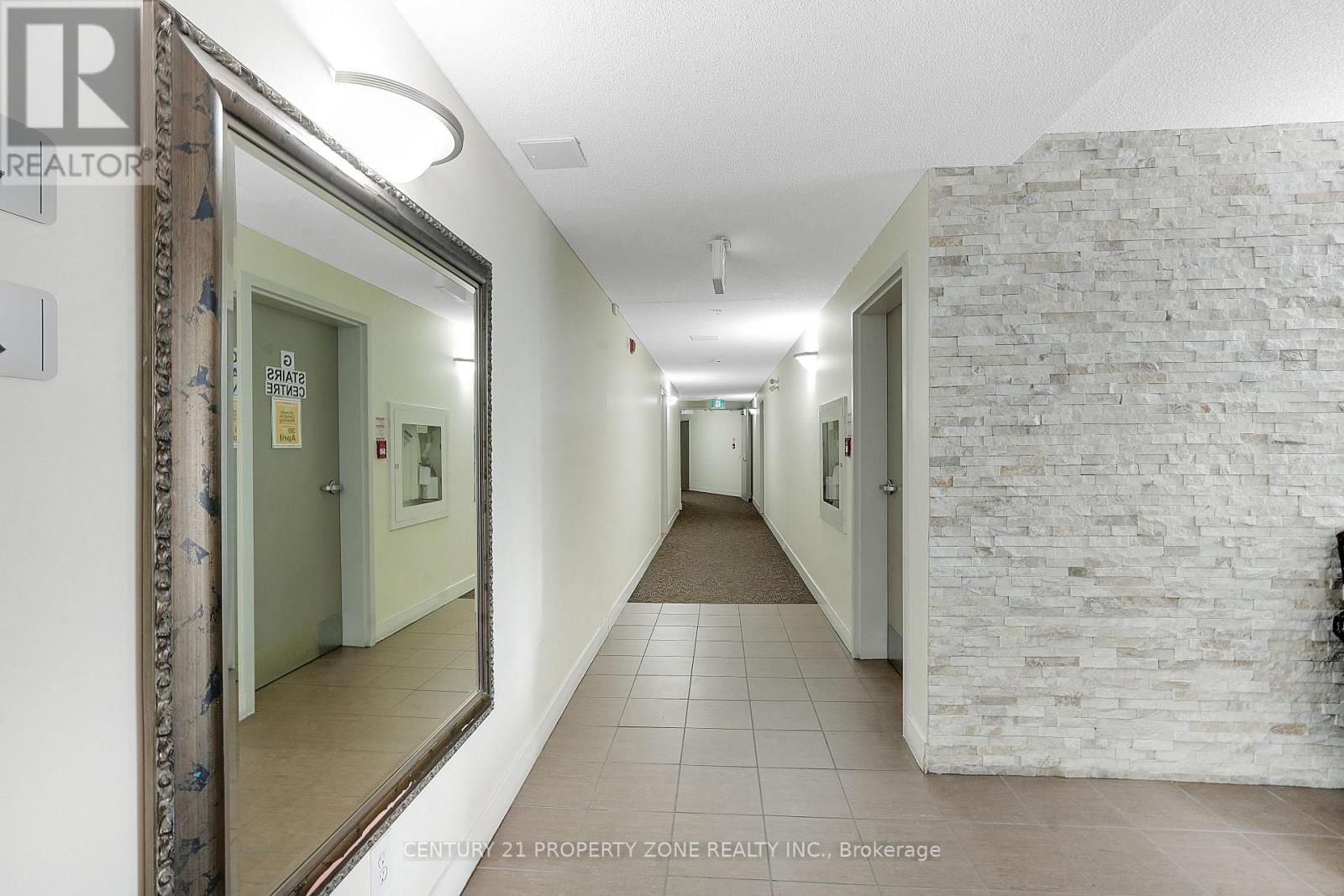 1401 - 8 DAYSPRING CIRCLE Image 31