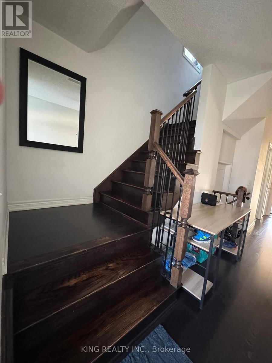 18 EASTLAKE ROAD Image 10