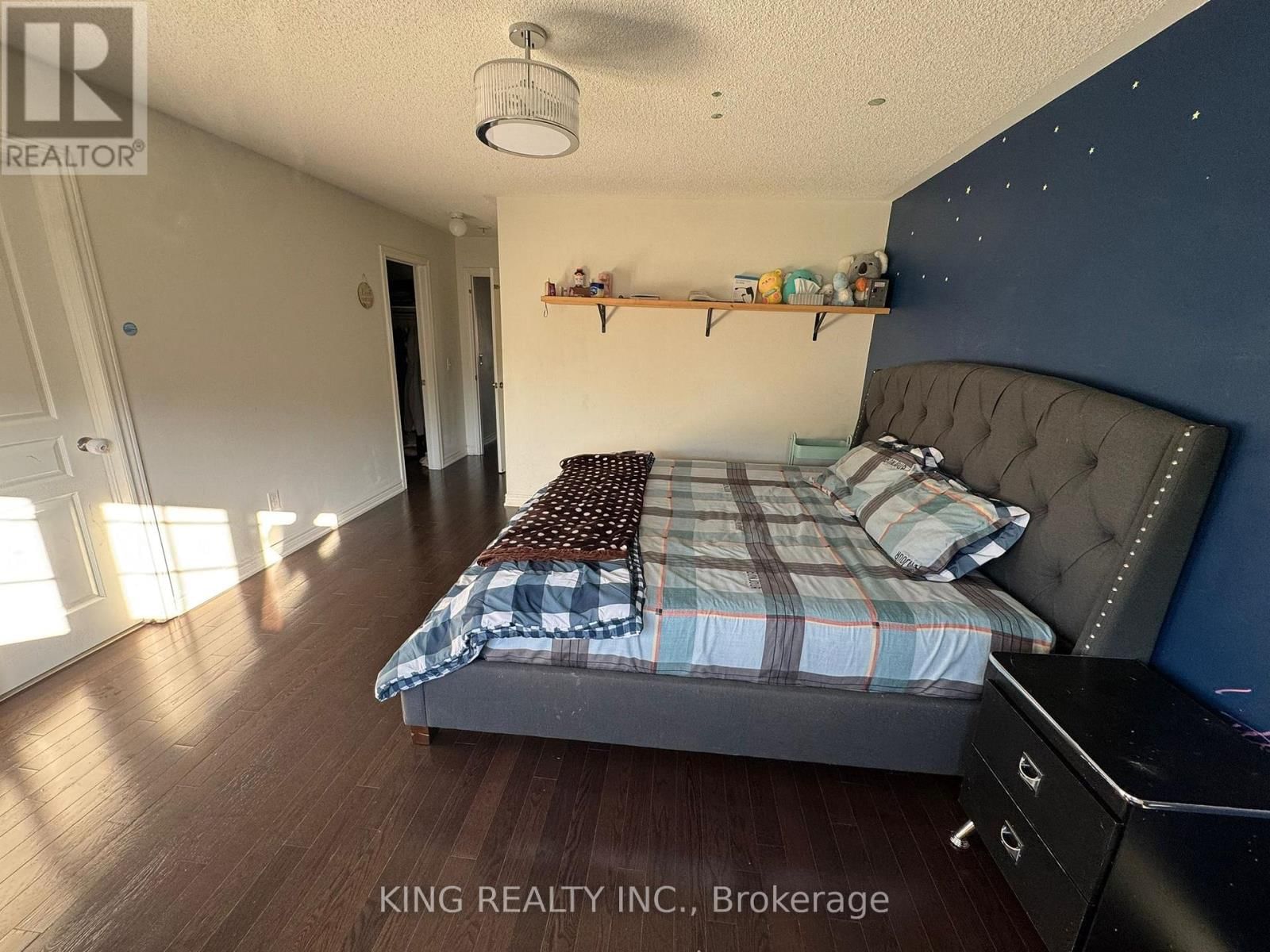 18 EASTLAKE ROAD Image 19