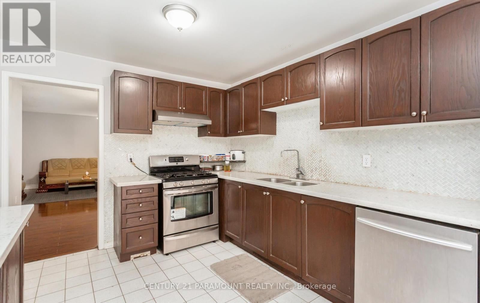 106 WILDBERRY CRESCENT Image 16