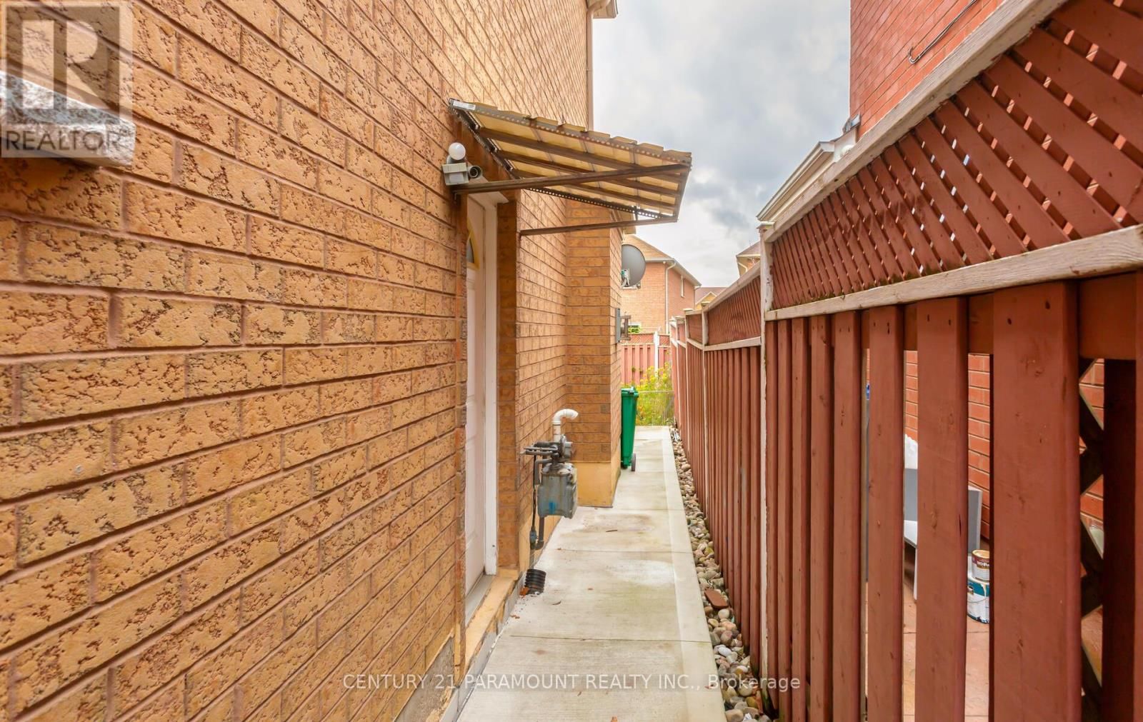 106 WILDBERRY CRESCENT Image 38