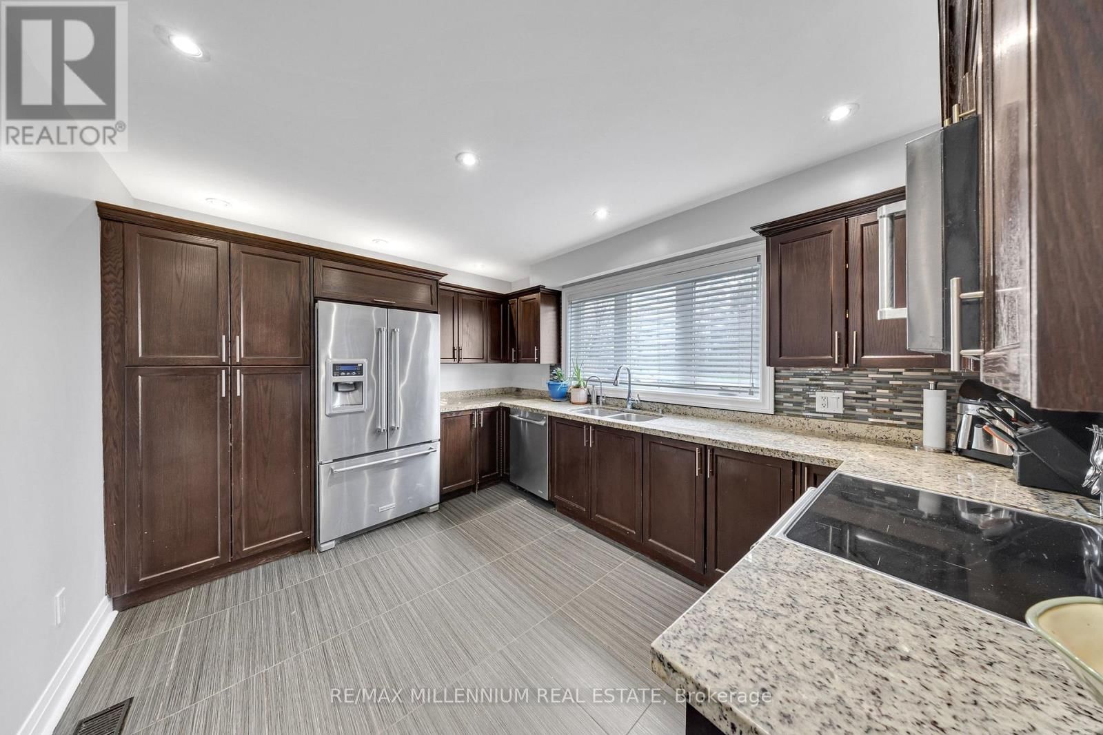 5 - 10 GRANDRAVINE DRIVE Image 9