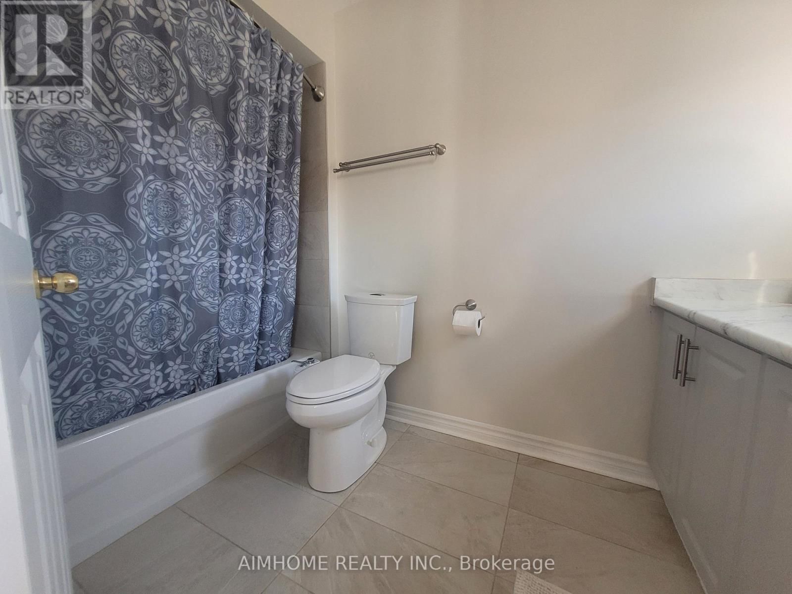 42 PIANE AVENUE Image 12