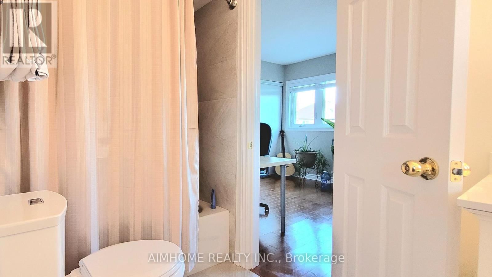 42 PIANE AVENUE Image 15