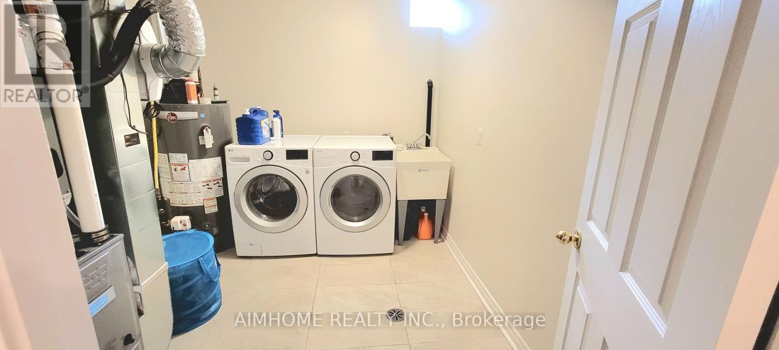 42 PIANE AVENUE Image 24