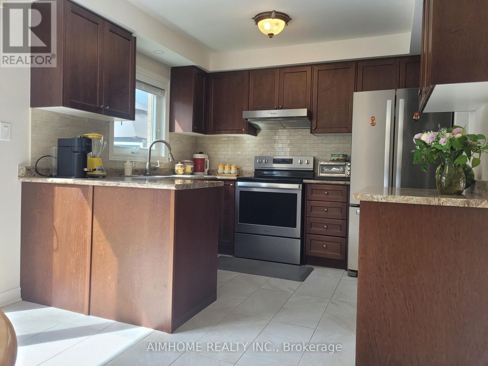 42 PIANE AVENUE Image 9