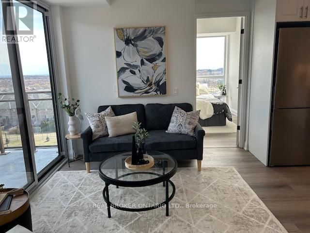 703 - 2333 KHALSA GATE Image 8