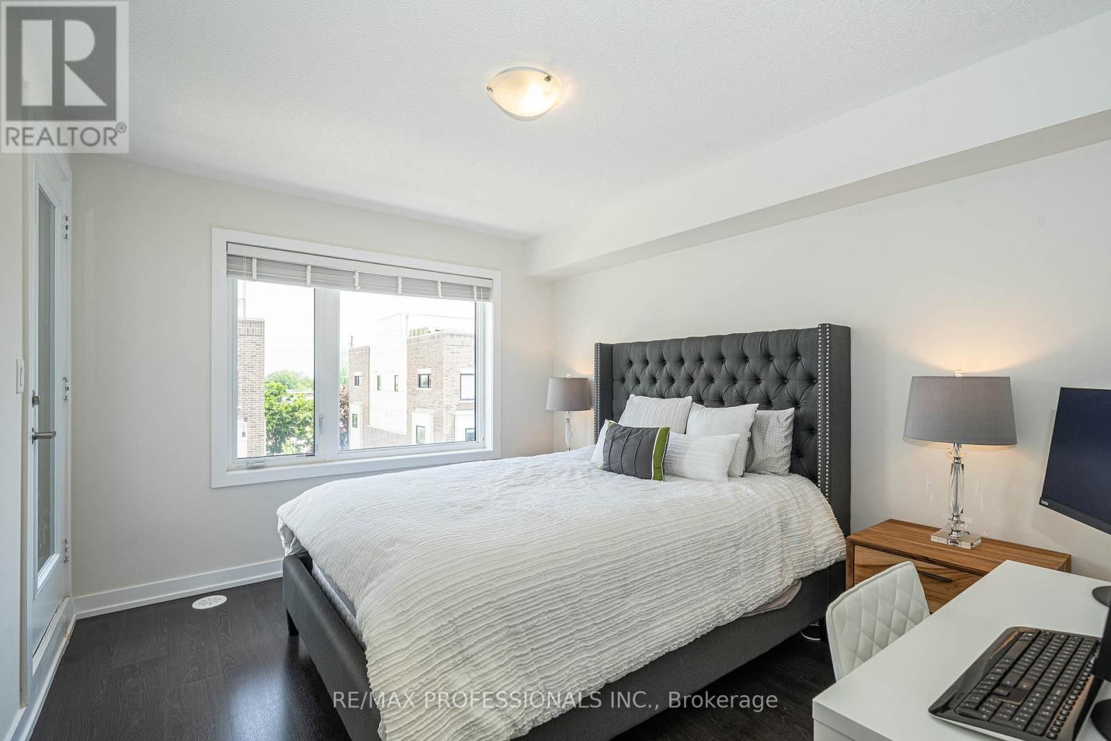 320 - 6 DRUMMOND STREET Image 10