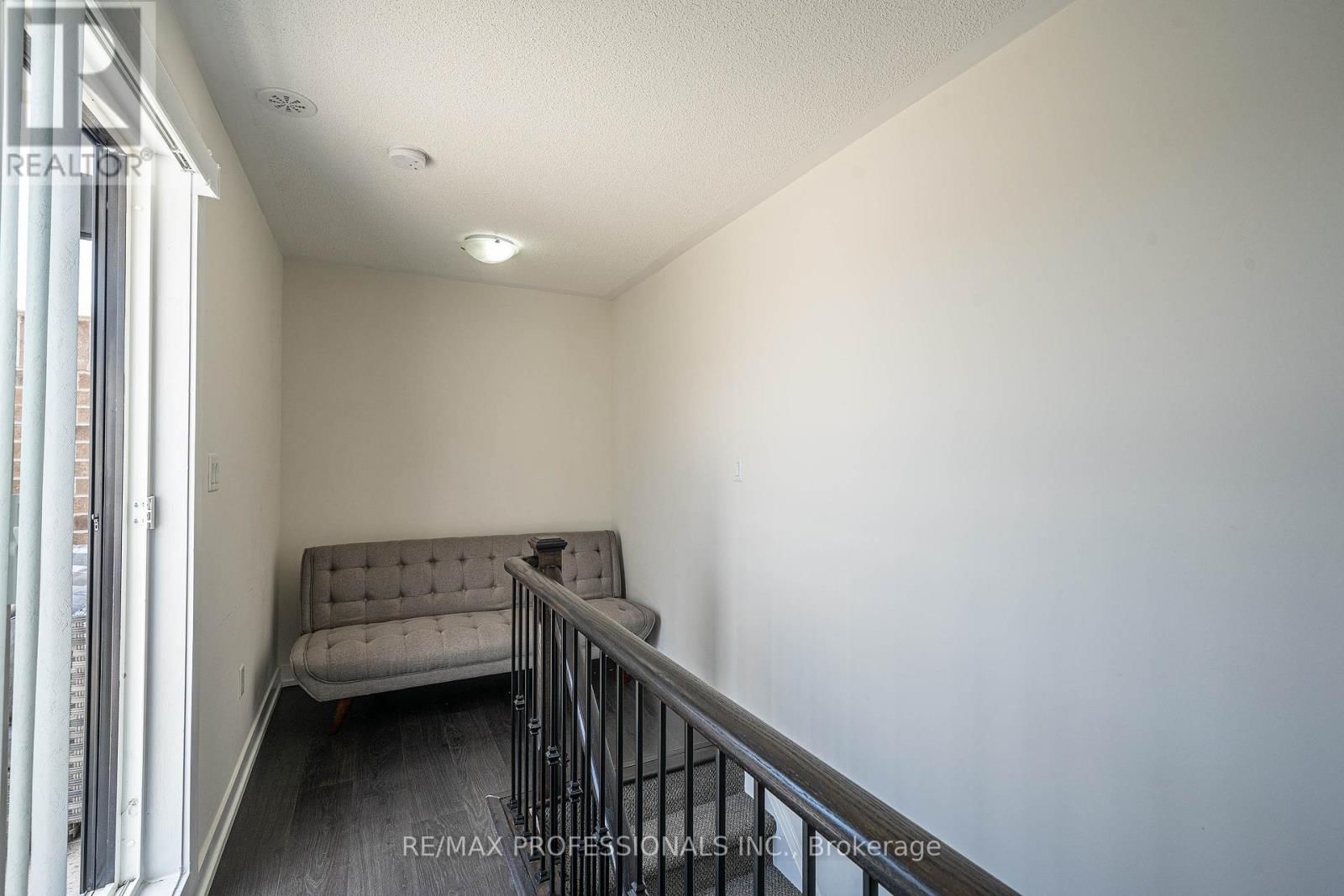 320 - 6 DRUMMOND STREET Image 18