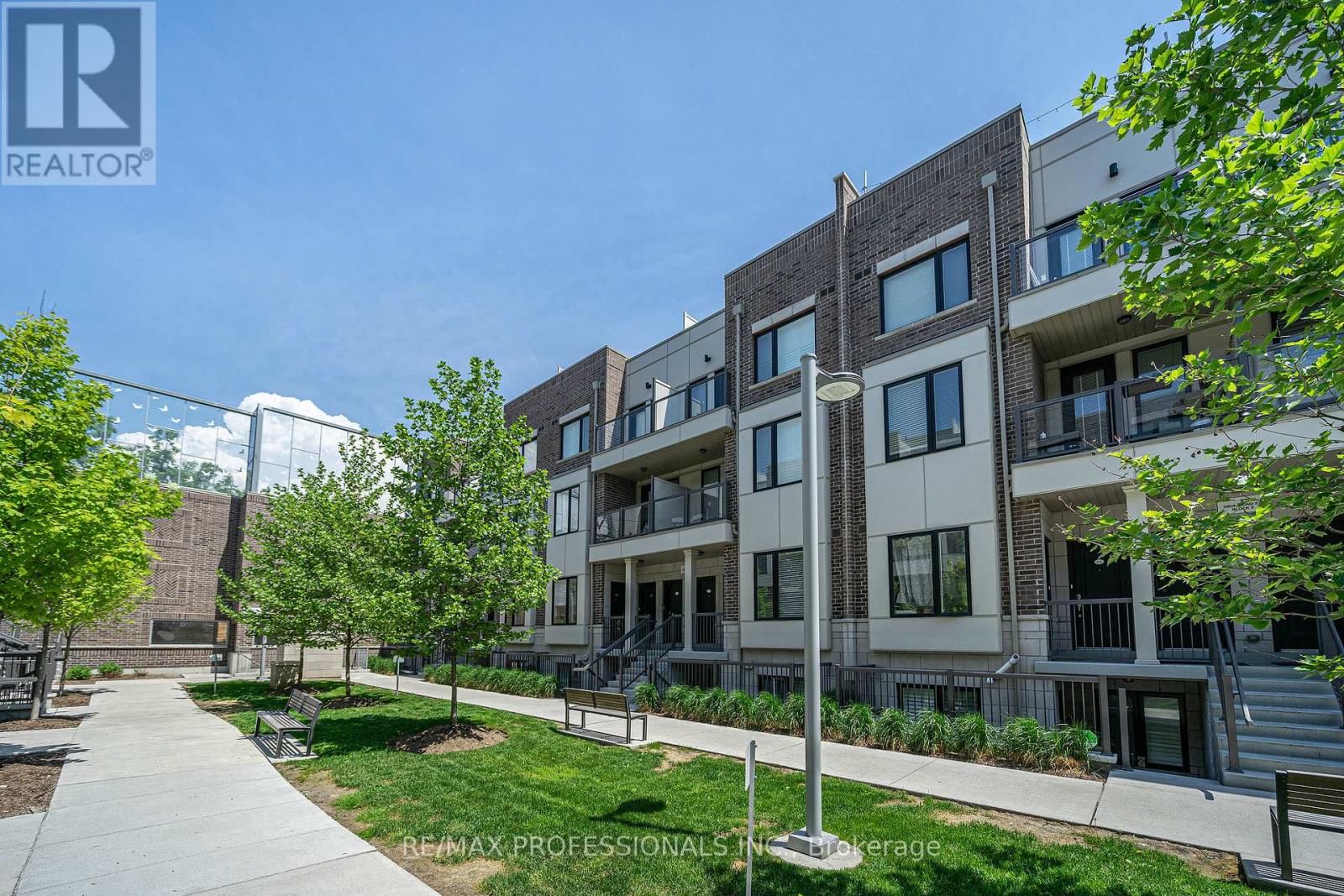 320 - 6 DRUMMOND STREET Image 2