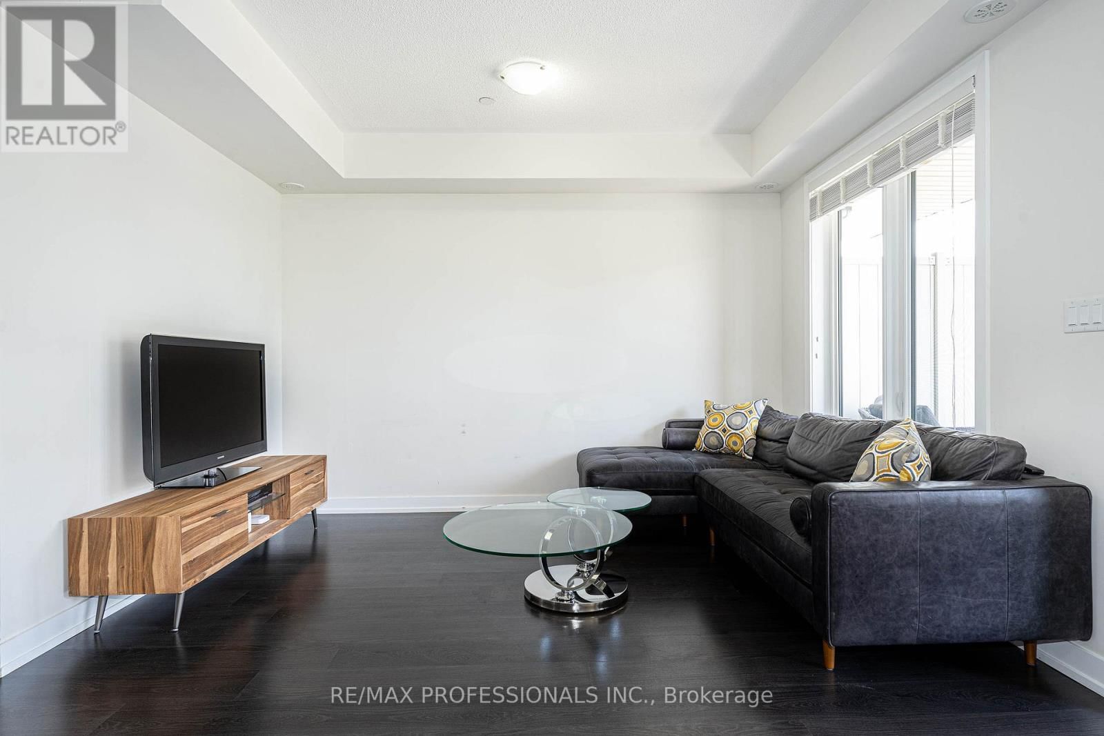 320 - 6 DRUMMOND STREET Image 20