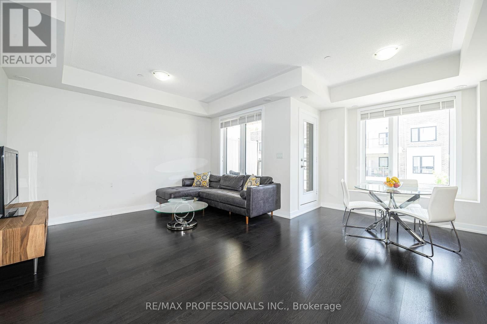 320 - 6 DRUMMOND STREET Image 21