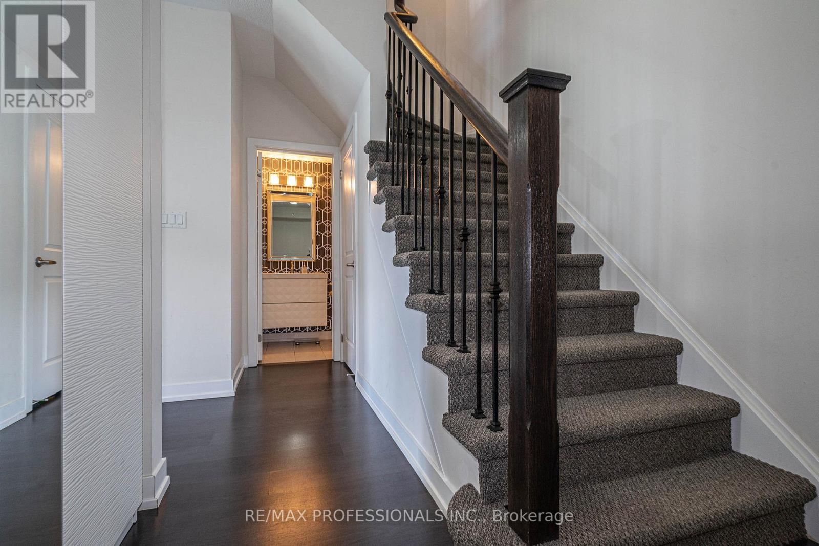 320 - 6 DRUMMOND STREET Image 9