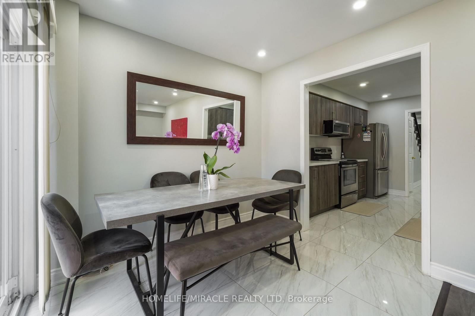 18 PRAIRIE ROSE CIRCLE Image 10