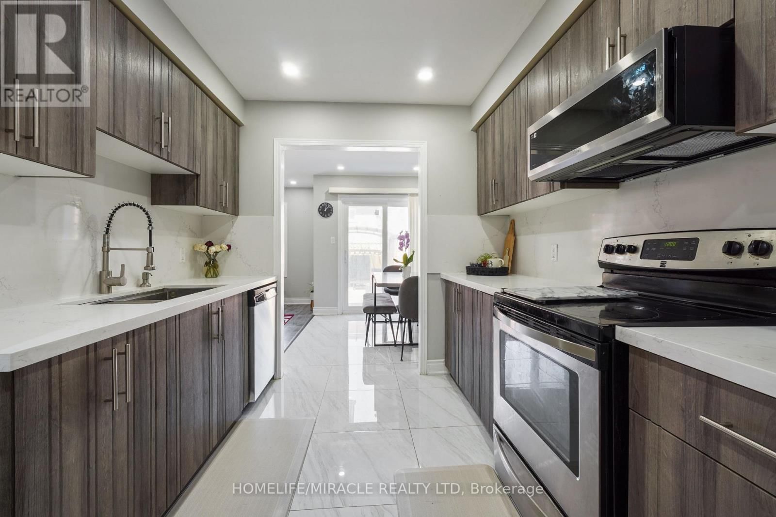 18 PRAIRIE ROSE CIRCLE Image 8