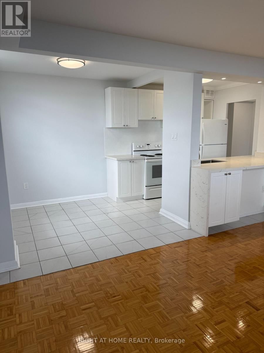 802 - 2663 LAKE SHORE BOULEVARD WEST Image 12