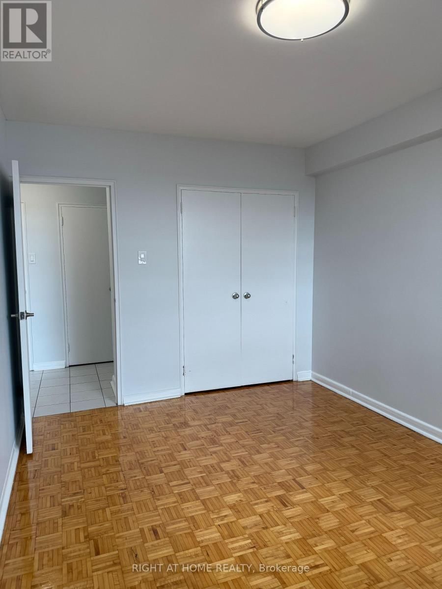 802 - 2663 LAKE SHORE BOULEVARD WEST Image 17