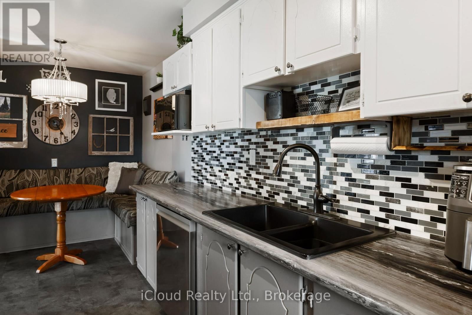 60 CANNON COURT WEST Image 14