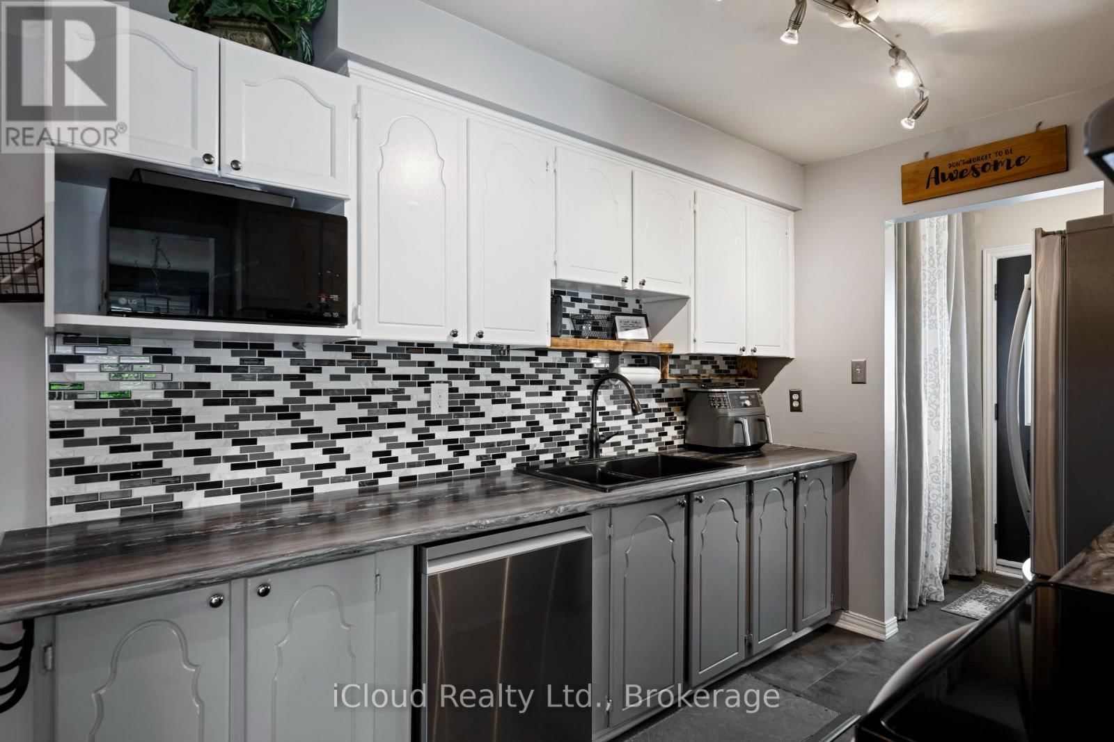 60 CANNON COURT WEST Image 15