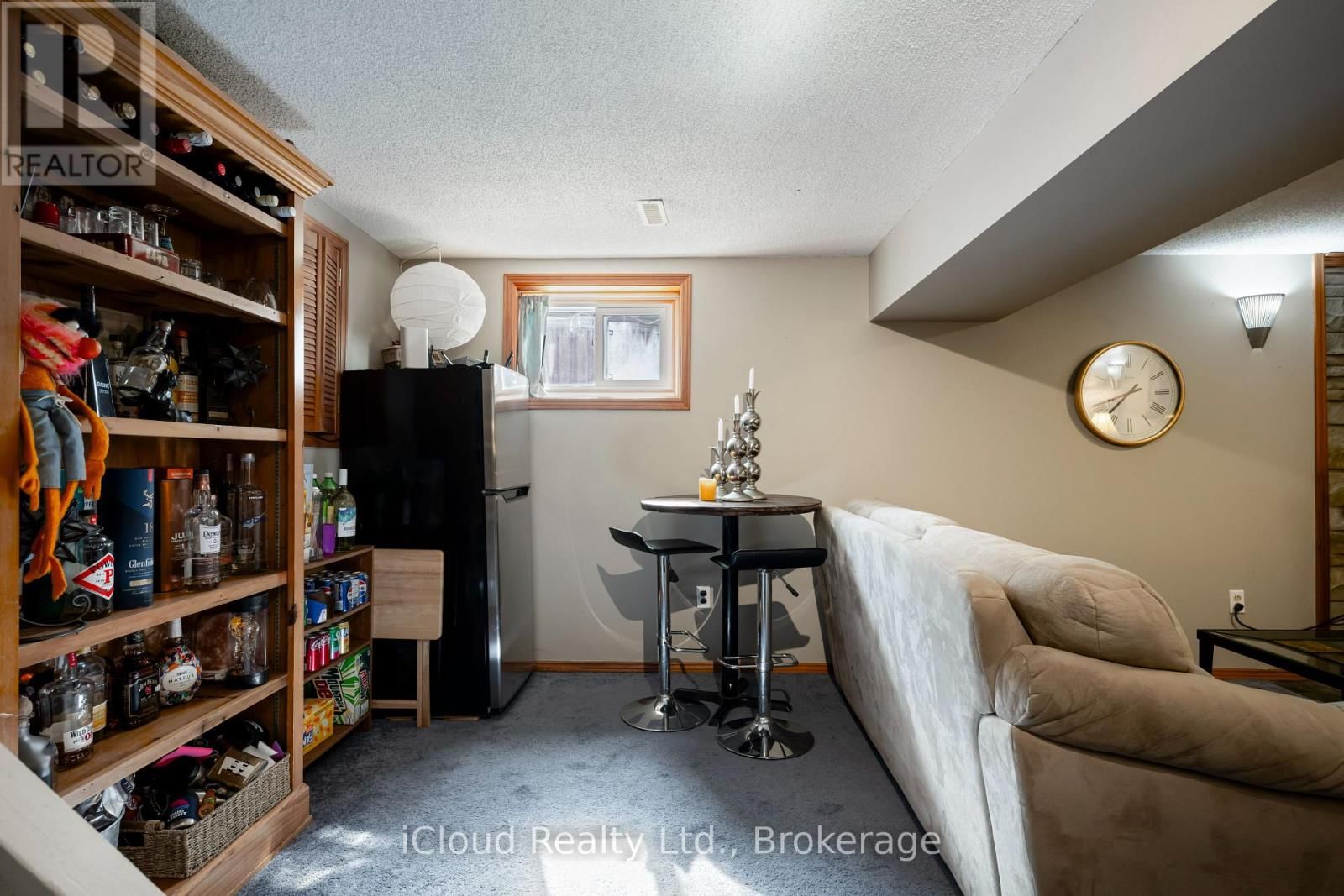 60 CANNON COURT WEST Image 25