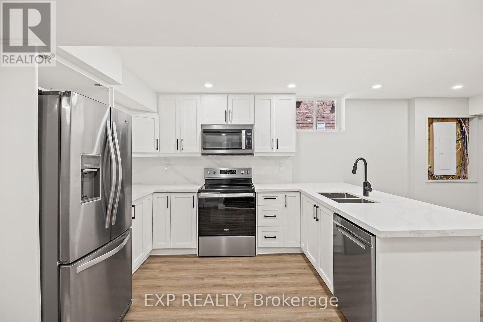 19 MASTER GREEN CRESCENT Image 3