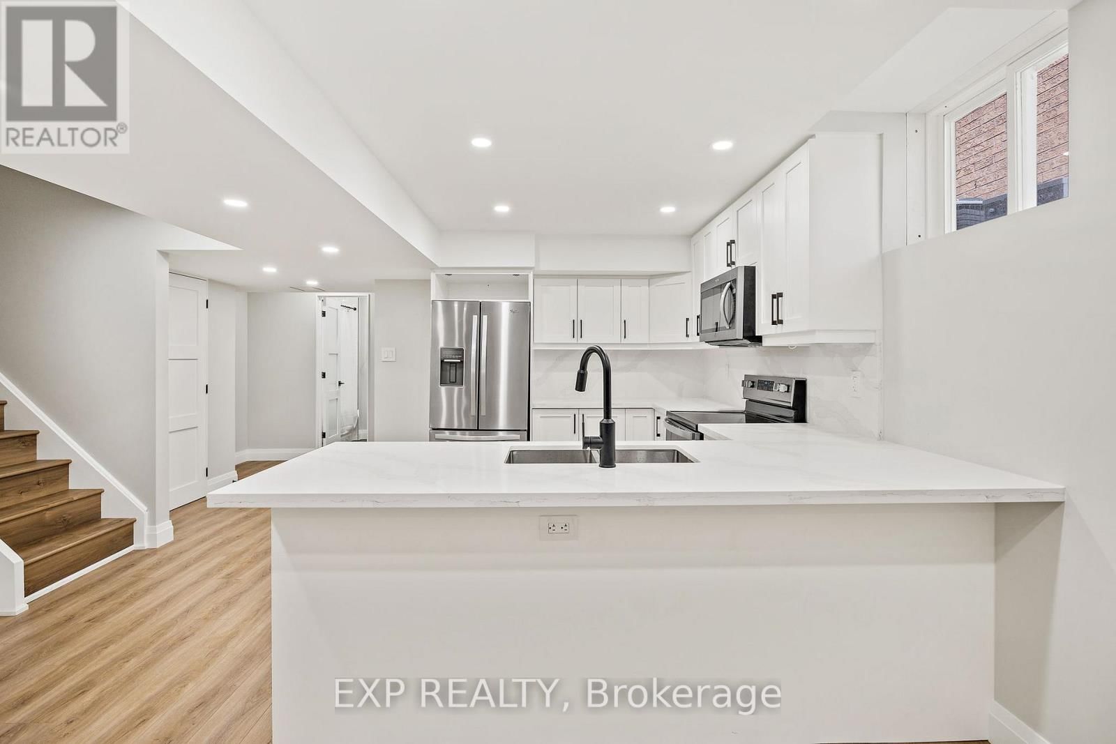 19 MASTER GREEN CRESCENT Image 4