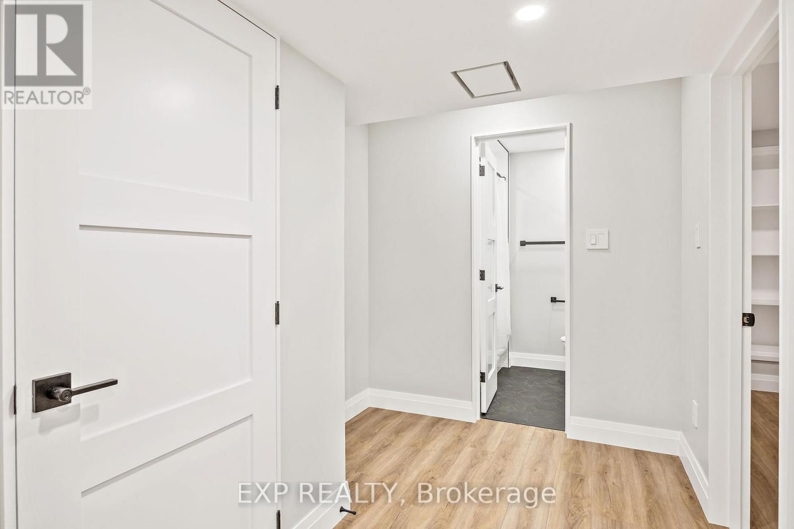 19 MASTER GREEN CRESCENT Image 5