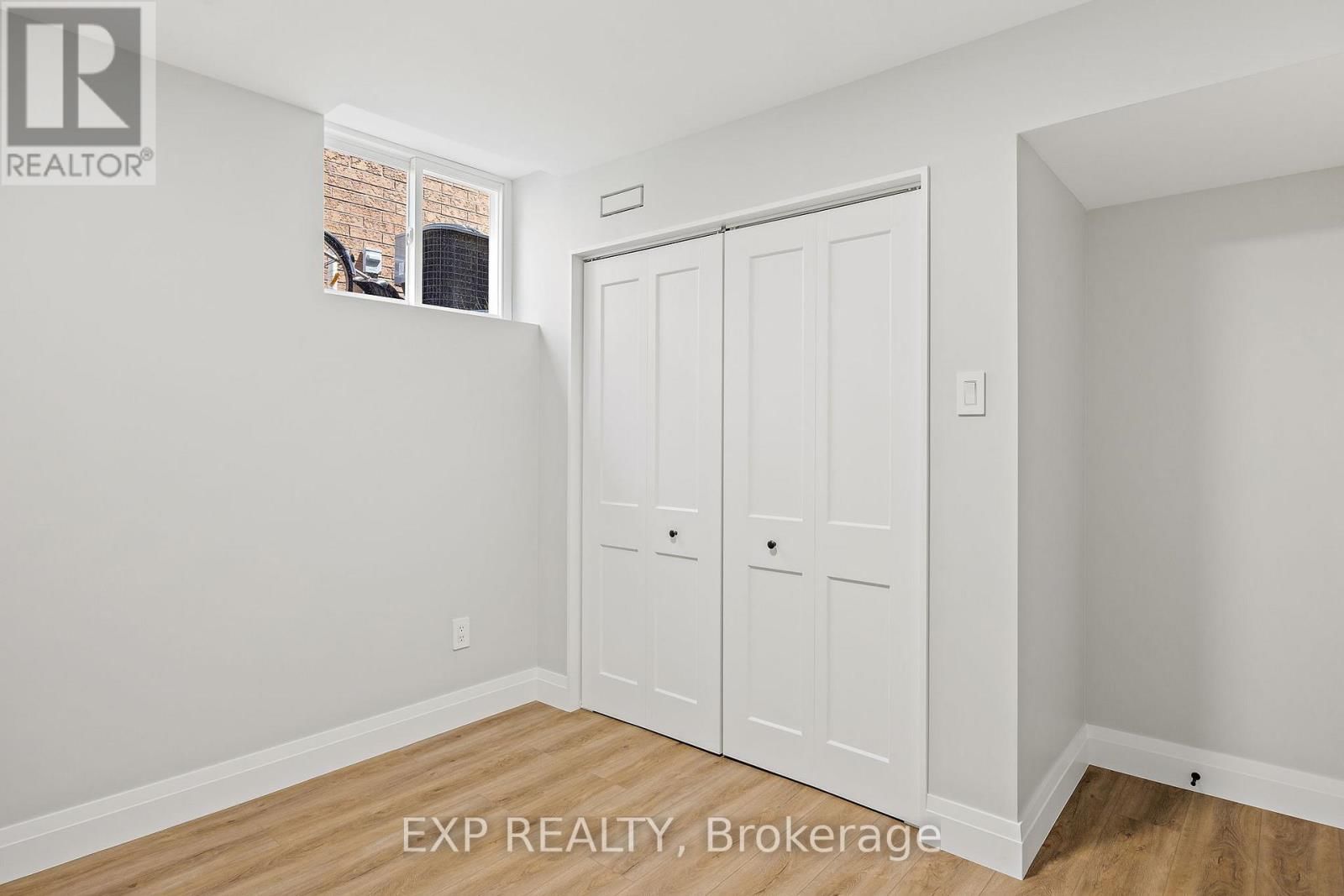 19 MASTER GREEN CRESCENT Image 6