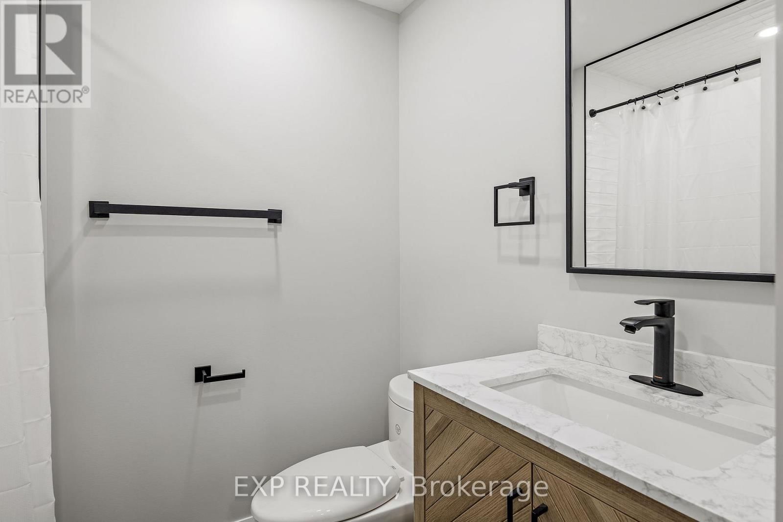 19 MASTER GREEN CRESCENT Image 9