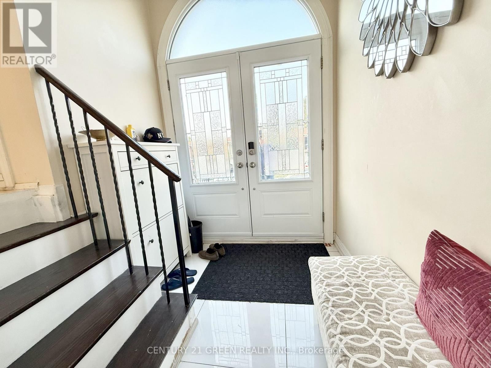 Upper - 963 LOVINGSTON CRESCENT Image 2