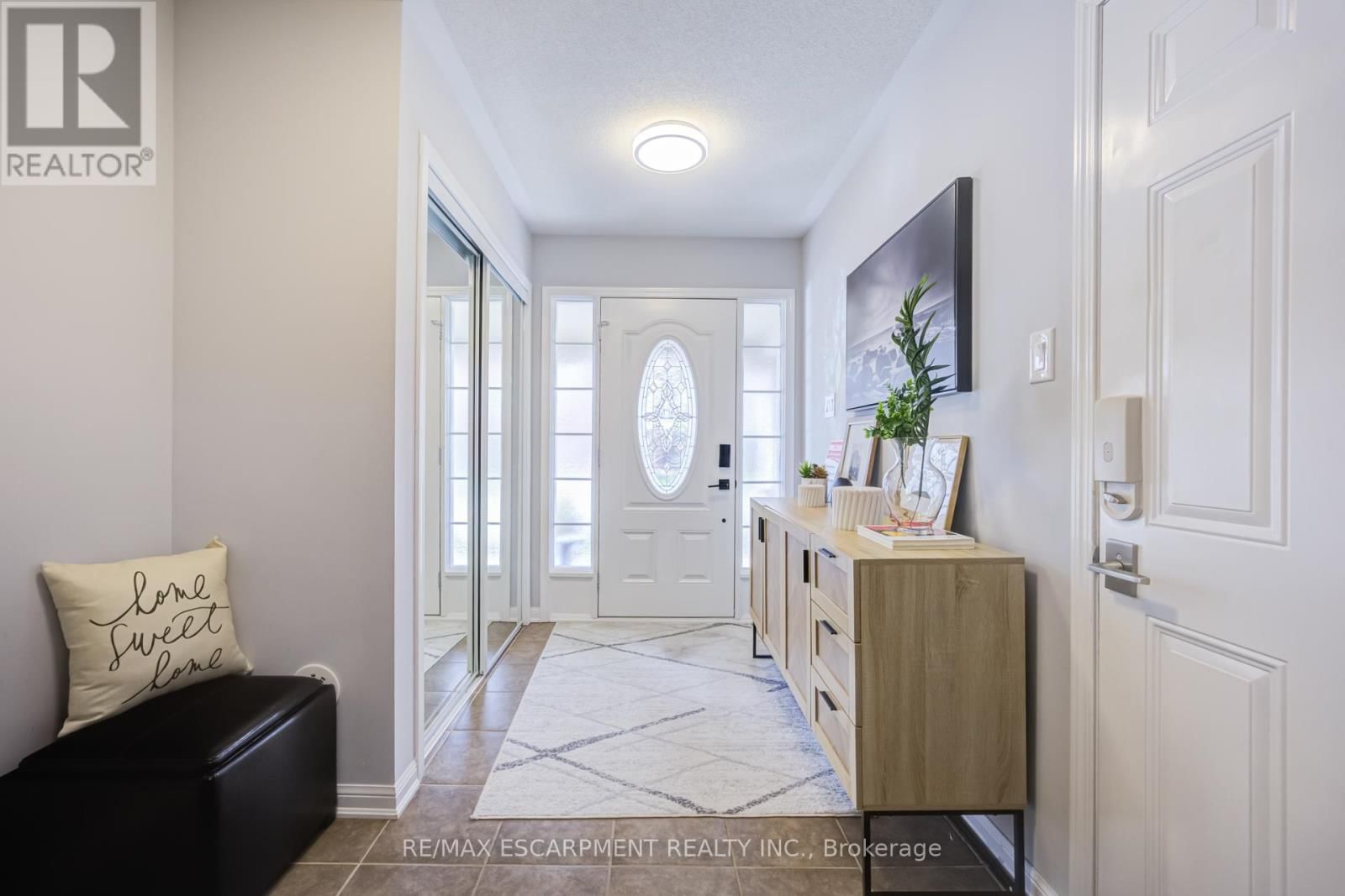 766 CHALLINOR TERRACE Image 3