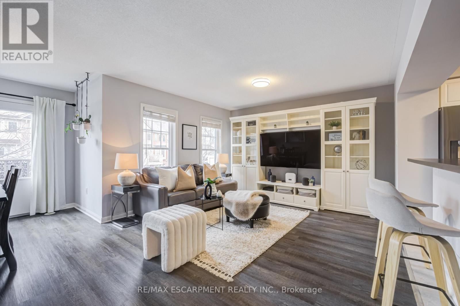 766 CHALLINOR TERRACE Image 4