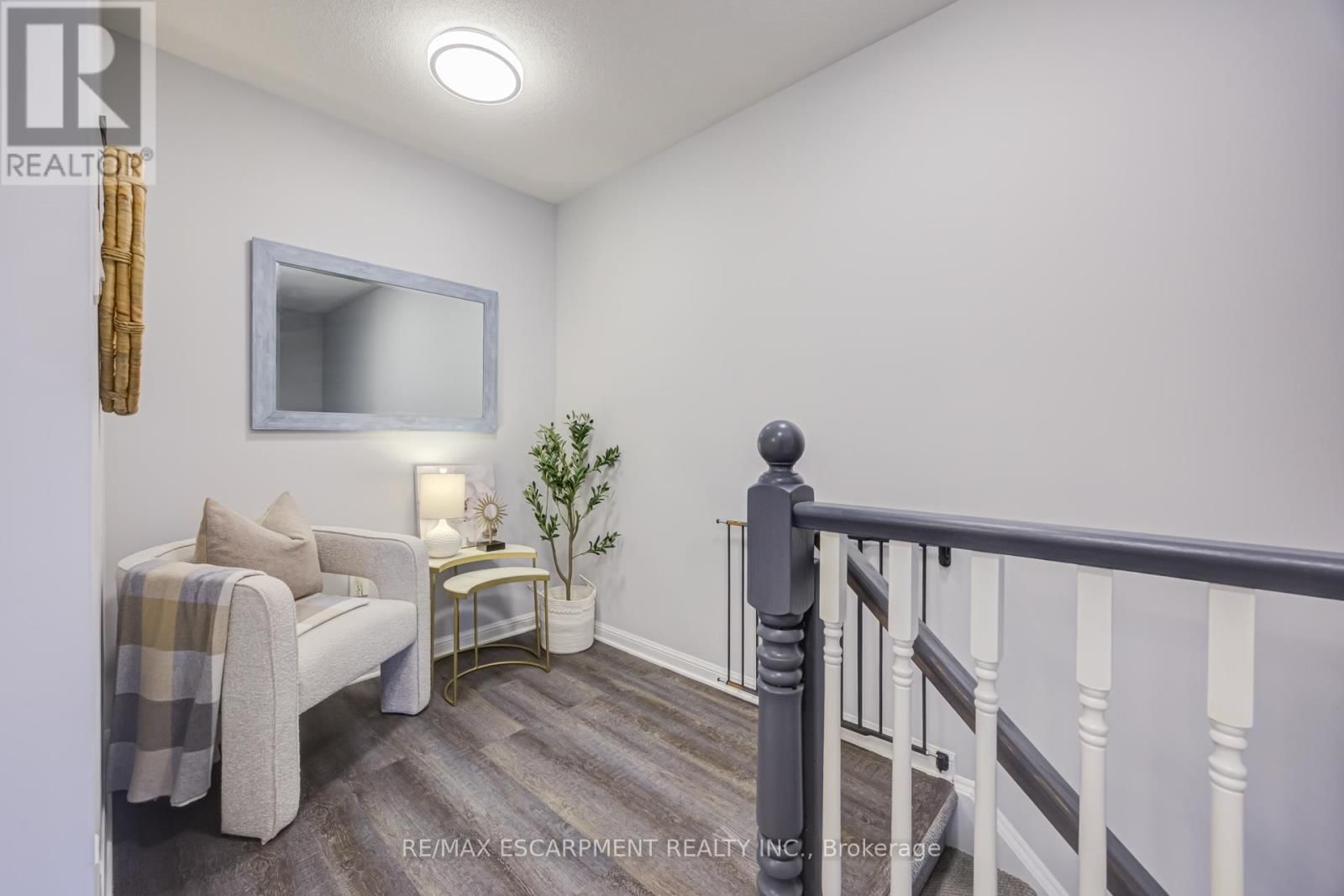 766 CHALLINOR TERRACE Image 8