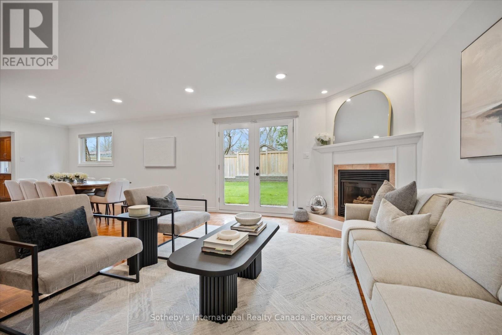 1248 LANDFAIR CRESCENT Image 11