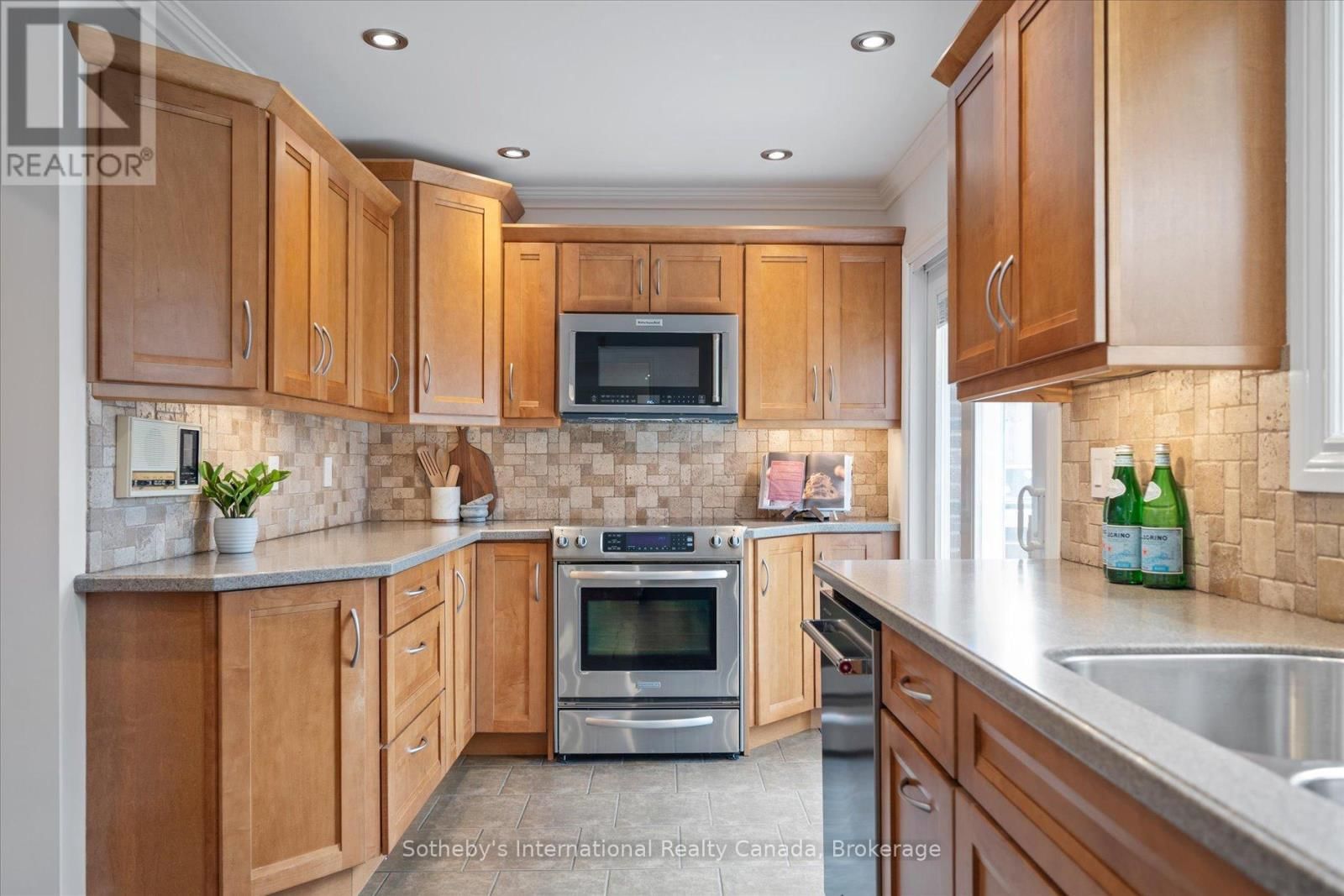 1248 LANDFAIR CRESCENT Image 18