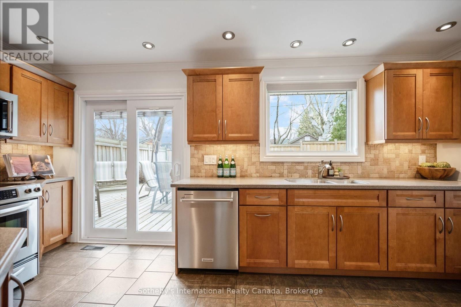 1248 LANDFAIR CRESCENT Image 21