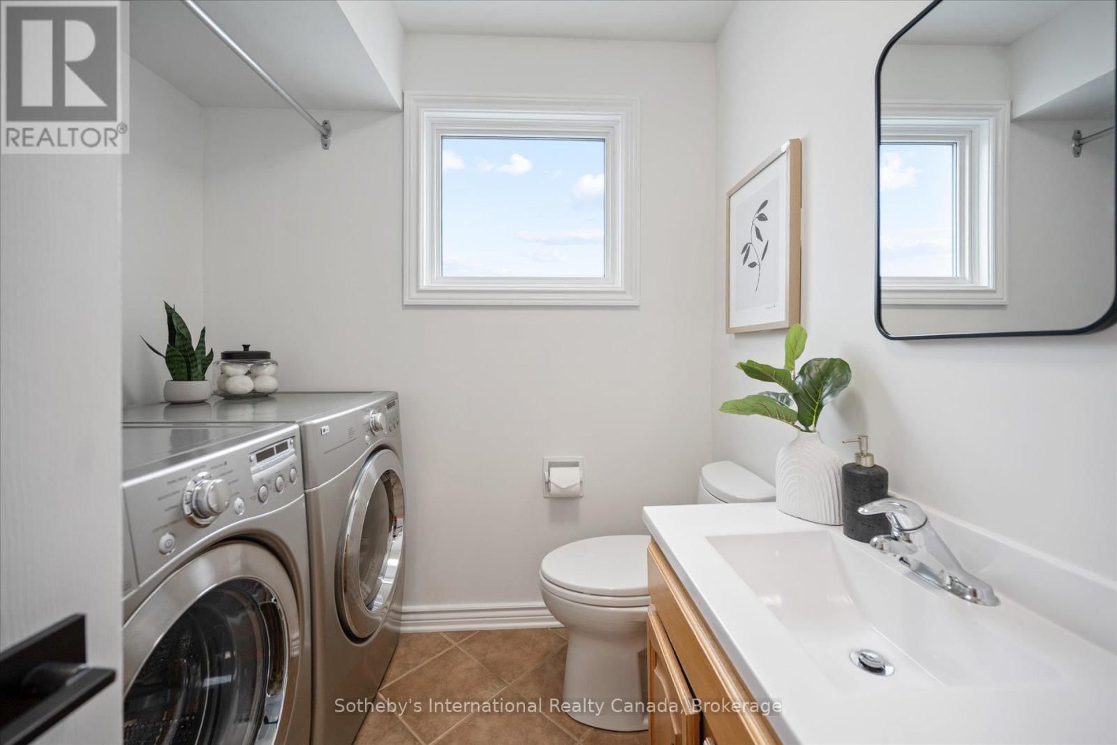 1248 LANDFAIR CRESCENT Image 22