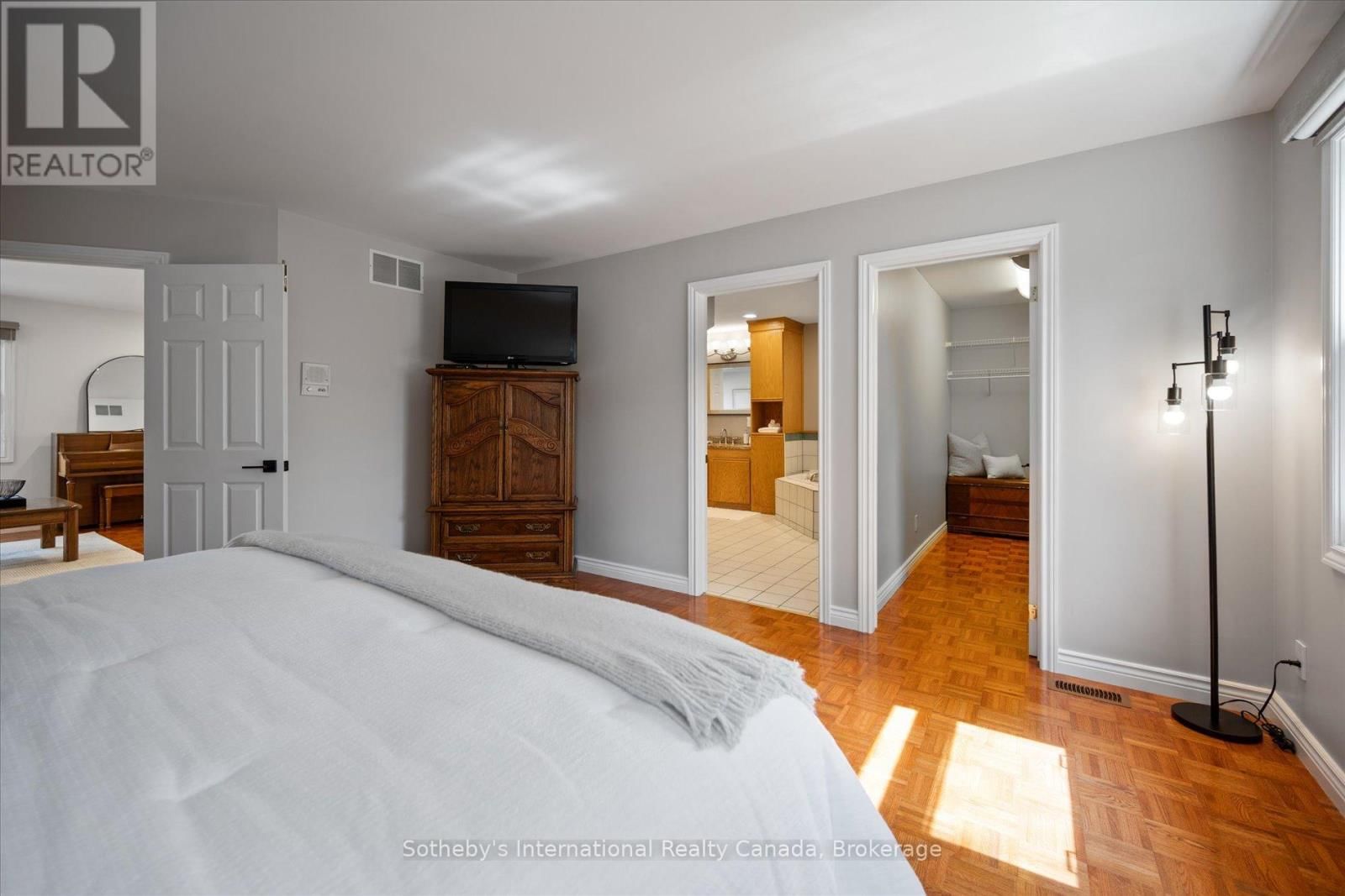 1248 LANDFAIR CRESCENT Image 30