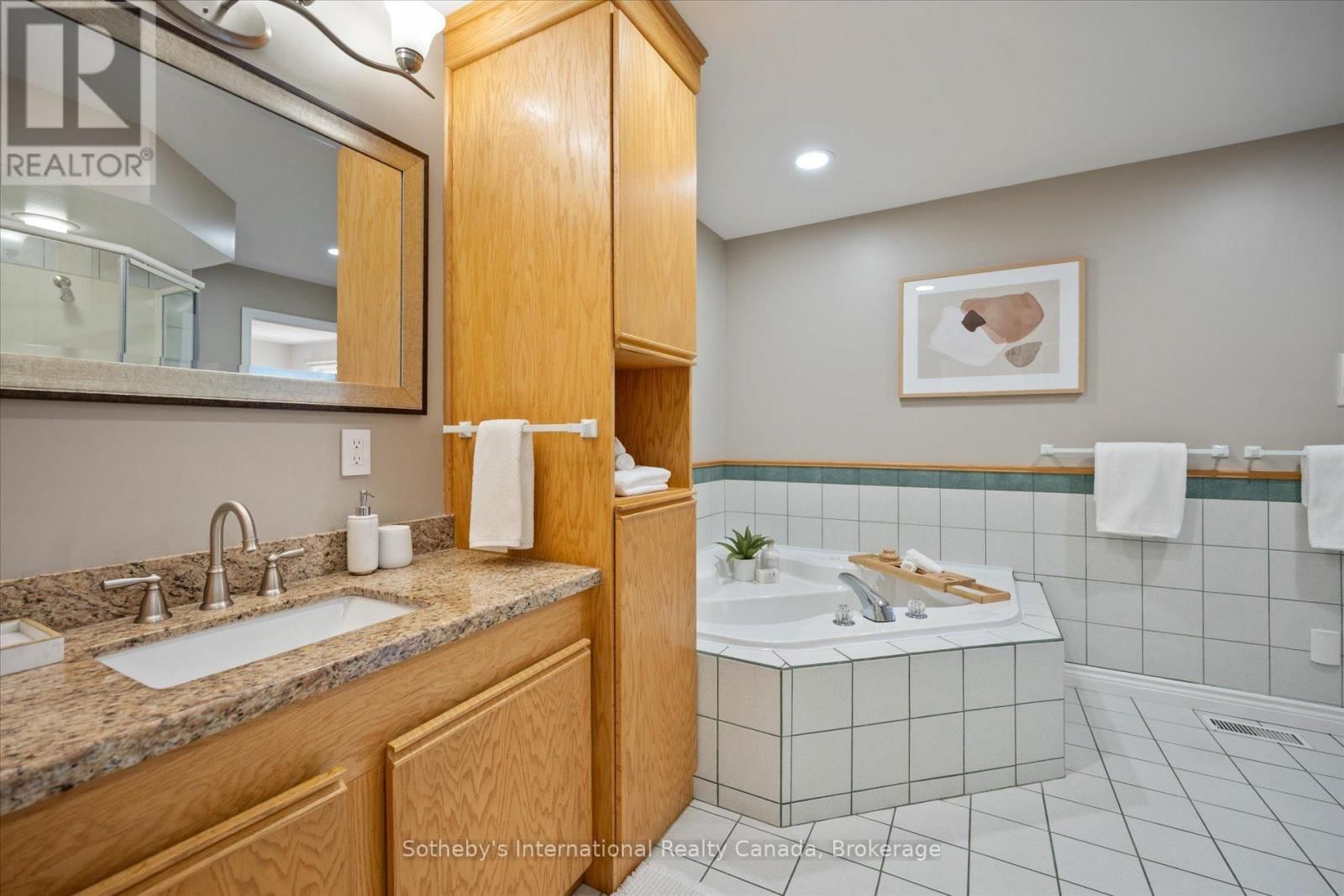 1248 LANDFAIR CRESCENT Image 33